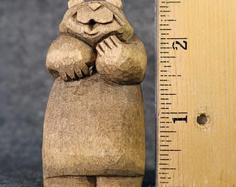 Ours en bois sculptés par un artiste original, sculptures miniatures conçues, sculptées à la main par Christine Coffman avec 63 ans d'expérience dans la sculpture sur bois.