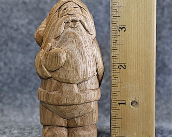 Père Noël en bois sculpté à la main, design original, fabriqué aux États-Unis, bois de noyer cendré, objet de collection signé et daté.
