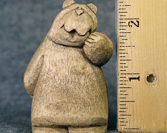 Ours en bois originaux sculptés par un artiste, sculptures miniatures conçues, sculptées à la main par Christine Coffman avec 62 ans d'expérience dans la sculpture sur bois.