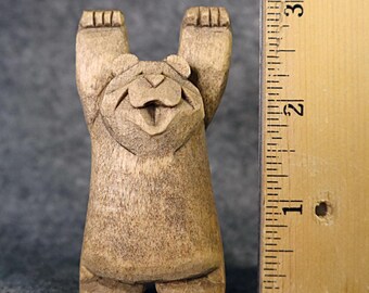 Ours en bois sculptés par un artiste original, sculptures miniatures conçues, sculptées à la main par Christine Coffman avec 63 ans d'expérience dans la sculpture sur bois.