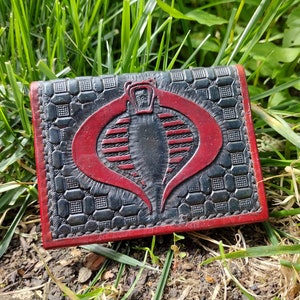 ¡Cartera de tarjeta de cuero hecha a mano con Cobra con herramientas!