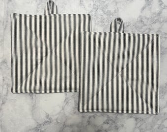 Black strip Kitchen potholder Set - Hot Pads -Pot Holders - Kitchen Pot Holder set- Table Protector- Kitchen Gifts