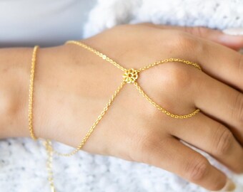 Gold Flower Slave Bracelet, Adjustable Hand Chain, Gold Handmade Jewelry, Maid of Honor Bracelet, Wedding Gift Bridal Party, Daisy Bracelet