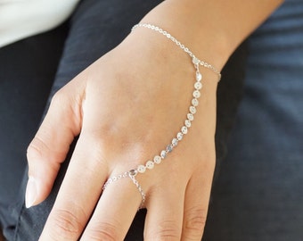 Bracciale schiava d'argento Bracciale a catena per dita Imbracatura a mano Kardashian Ispirato Coachella Gioielli da sposa Anello Catena Gypsy Boho BFF