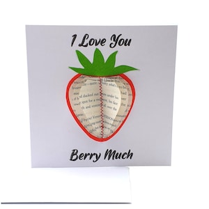 Carte de voeux aux fraises « Je t'aime beaucoup, baies », carte d'anniversaire de fruits, carte de pages de livre, carte d'anniversaire