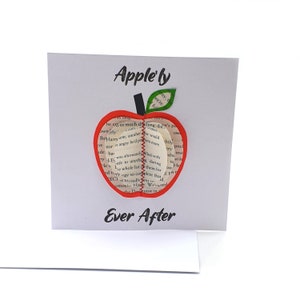 Apple'ly Ever After, biglietto di anniversario di frutta, biglietto di pagine di libri, biglietto di nozze