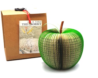 Hobbit - Fantasy Book Apple – 4th Anniversary Gift for Him – Personalised Literary Apple – Fruit Anniversary Gift - Lord of The Rings