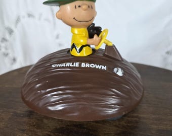 Vintage Charlie Brown 1974 Mound Buggy #966 Aviva Toys Baseball Friction Mover
