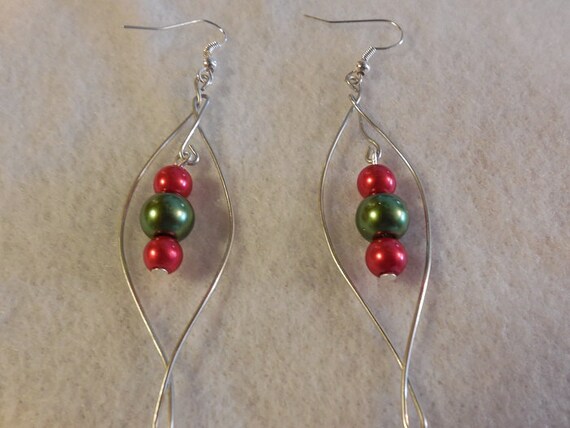 Items similar to Dangle EARRINGS With RED & GREEN Glass Pearl Beads ...
