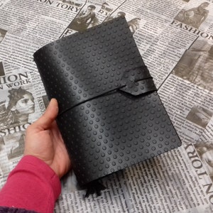 Funda para cuaderno de viajeros veganos con presilla para bolígrafo Marcadores de página Cartera con bolsillos adicionales e inserto Idea de regalo de cumpleaños vegano para marido y novio