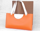 Grand sac fourre-tout femmes orange et blanc ne fourre-tout sac cabas Vegan fait main aucun sac à main en cuir. Orange en relief en plastique vinyle sac Vegan