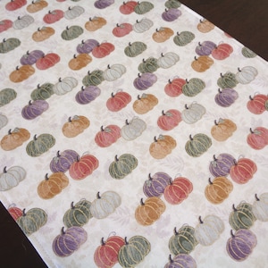 Pumpkin Table Runner, Fall Table Runner, 12x36 Thanksgiving Runner with Pumpkins