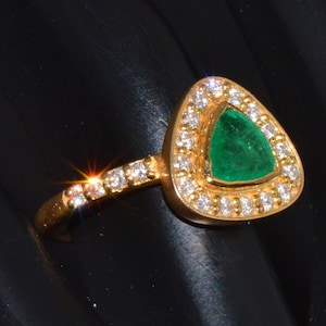 Colombian Emerald Ring - Vintage Emerald Ring - Certified Natural 1.25Cts VS F Diamond Emerald 750 18K Solid Gold Dinner Halo Domed Ring