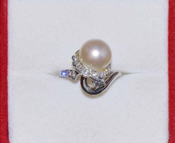 Vintage Pearl Ring - Gorgeous Natural 0.25cts VS … - image 1