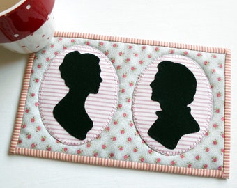 Love Story Cameo Mug Rug