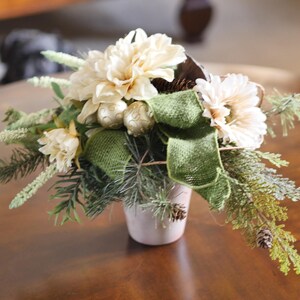 Christmas Table Centerpiece: Rustic Pine, Cream Flowers & Gold Ornaments