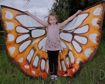 Kleiner Schmetterling. Hand bemalt 100 % Seide Flügel für kleine Mädchen. Auf Bestellung gefertigt. Perfekt als Geschenk für Weihnachten