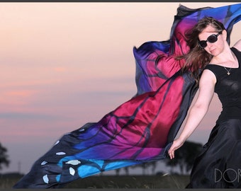 Velo di seta dipinto a mano, quasi come ali. Velo di danza del ventre fatto su ordinazione.