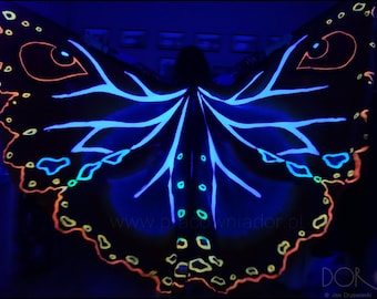 Ultraviolette Mothra Flügel. Handbemalte Seidenflügel, die im UV-Licht leuchten. Tanzflügel Kostüm auf Bestellung