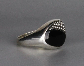 Night Moon Ring