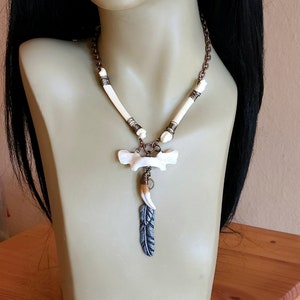 Coyote Leg Bone Necklace / Coyote Fang Necklace with Racoon Vertebrae / Real Animal Bone Necklace  / Gothic Necklace