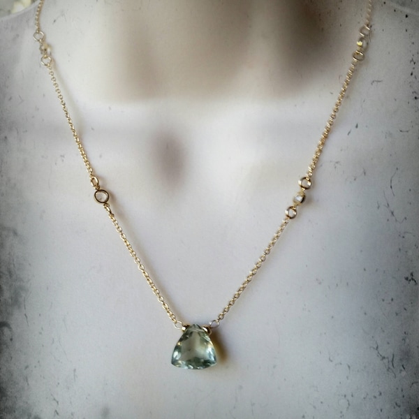 The Green Amethyst Trillion Stone is ook verkrijgbaar in blauwe topaas, London Blue Topaas en lichtpaarse amethiststenen