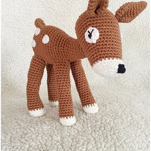 Crochet pattern of cute deer PDF file in Dutch, Deutsch or English US terms crochet tutorial
