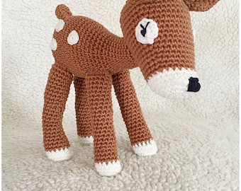 Crochet pattern of cute deer PDF file in Dutch, Deutsch or English US terms crochet tutorial