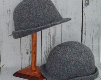 Classic 1920’s hand felted wool cloche hat. Charcoal.   Ready to Ship.