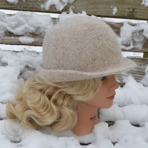ハット VALENTINO FW24 Ivory felt bucket hat (5W2HGA25GMB O06) Valentino Garavani VLogo Signature Straw Bucket Hat with