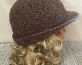 Classic 1920’s hand felted wool cloche hat. Medium Brown Heather.