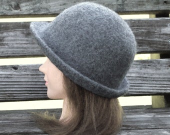 Classic 1920’s hand felted wool cloche hat.  Stone Grey.