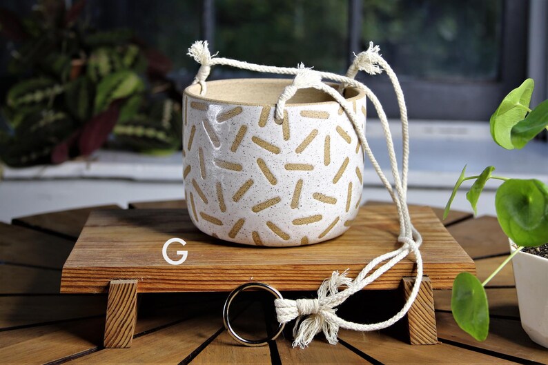 Garden To Table Hanging Planter Large White Speckle main image 1