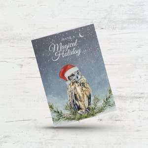 Passez des vacances magiques, jolie carte de Noël avec une chouette des bois, voeux d'animaux de la forêt, Noël avec une chouette sorcière, carte de correspondance, vacances pour les amoureux des oiseaux