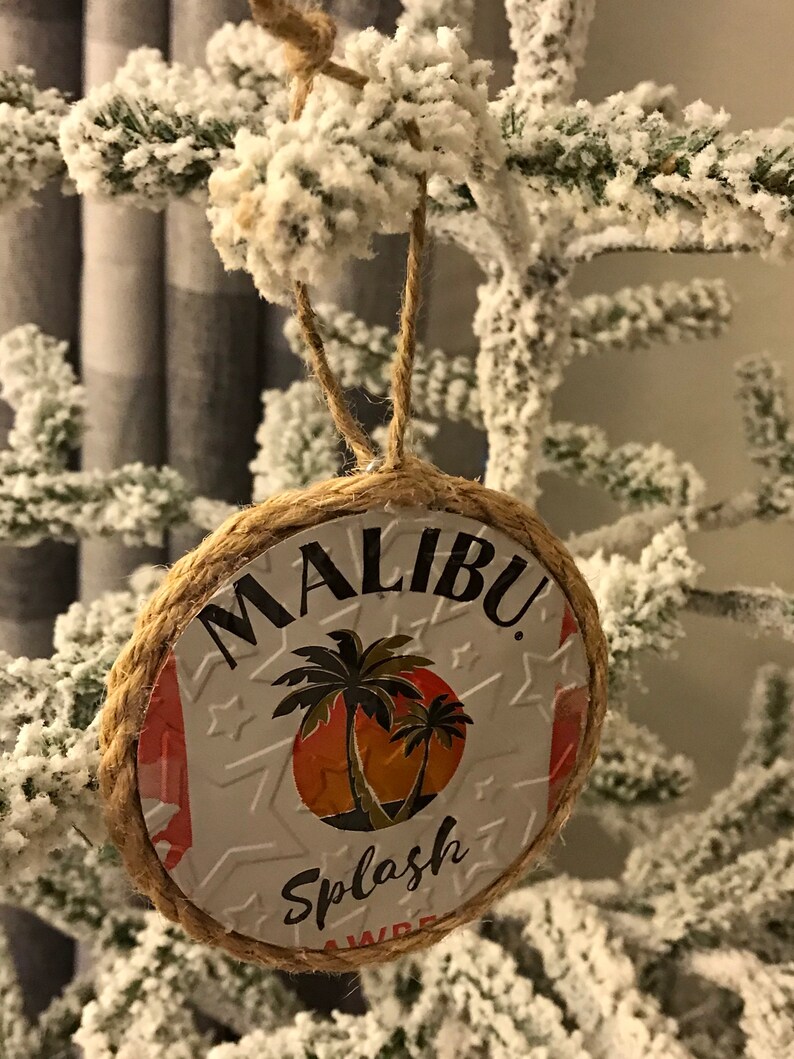 Malibu Splash Strawberry Round Recycled Aluminum Can