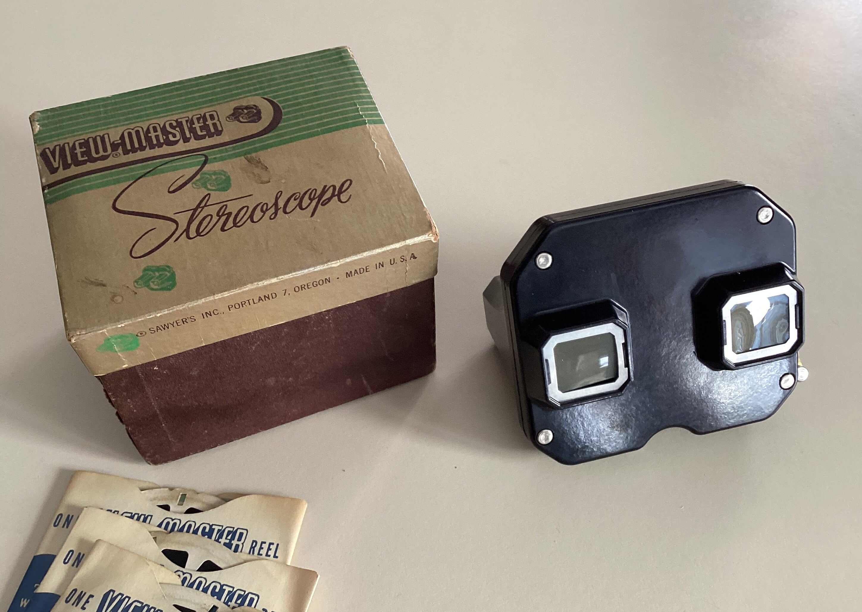 Vintage Sawyer's Bakelite View-master Stereoscope, Original Box