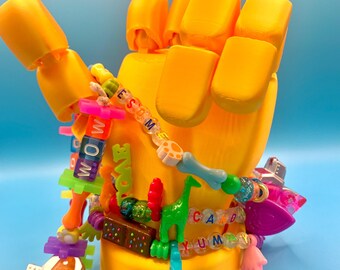 虹色のネオンカラーのY2K風チャンキーなおもちゃブレスレット！