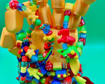 明るくてキッズコアな遊び心のあるブレスレット（私の作品！）