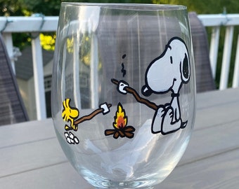 Snoopy wine glasses  Glass crafts, Wine bottle crafts, Painted wine glass