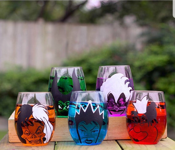 Disney Villain Wine Glasses / Disney Villain Squad Goals / Disney Gifts /  Disney Mom / Disney Villain Decor / Disney Glass / Villain Glass 