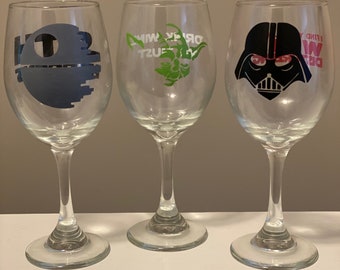 READY TO SHIP Star Wars Wine Glasses / Star Wars Gift / Star Wars Wedding /  Darth Vadar / Yoda / Storm Trooper / Disney Gift 