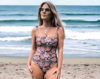 Joli maillot de bain floral - tissu recyclé - maillot de bain respectueux de l'environnement - maillot une pièce fait main - maillots de bain uniques et flatteurs