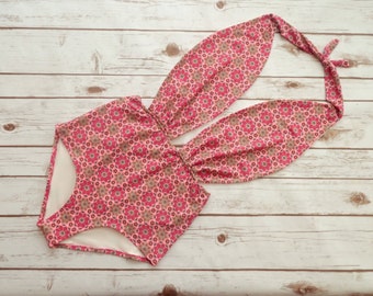 So Retro!! Bold 70's Style Beautiful Swimsuit Vintage Style High Waist Swimming Costume Maillot Swimwear Bohemian One Piece Bathing Suit