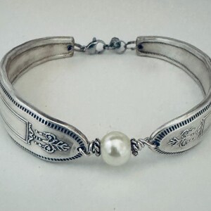 Keepsake Bracelet - Repurposed Antique Flatware - 1921 Grosvenor Pattern Vintage spoon Bracelet