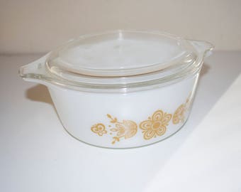Pyrex Butterfly Gold Small 1 1/2 Pint Covered Bowl Baking Dish with Lid