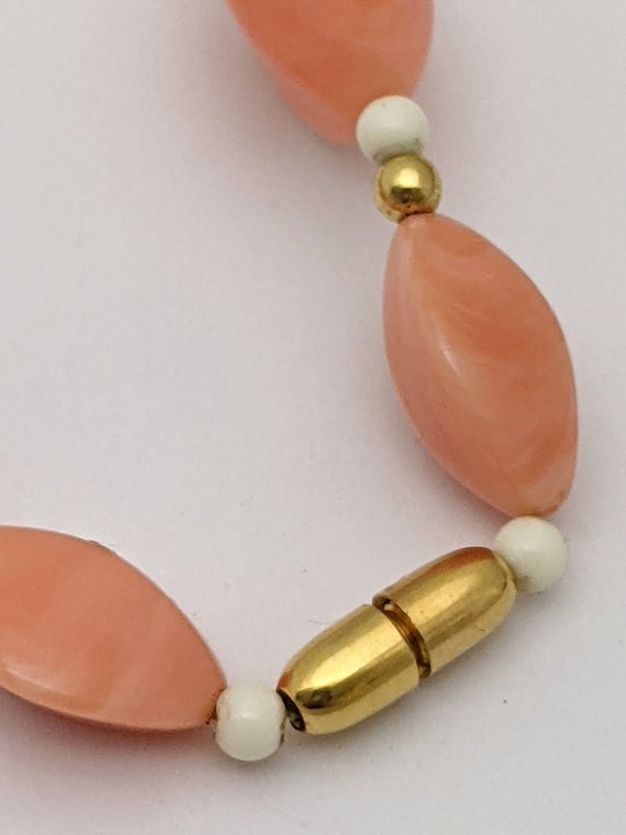 Vintage Peach And Cream Marbled Acrylic Bead Neck… - image 9