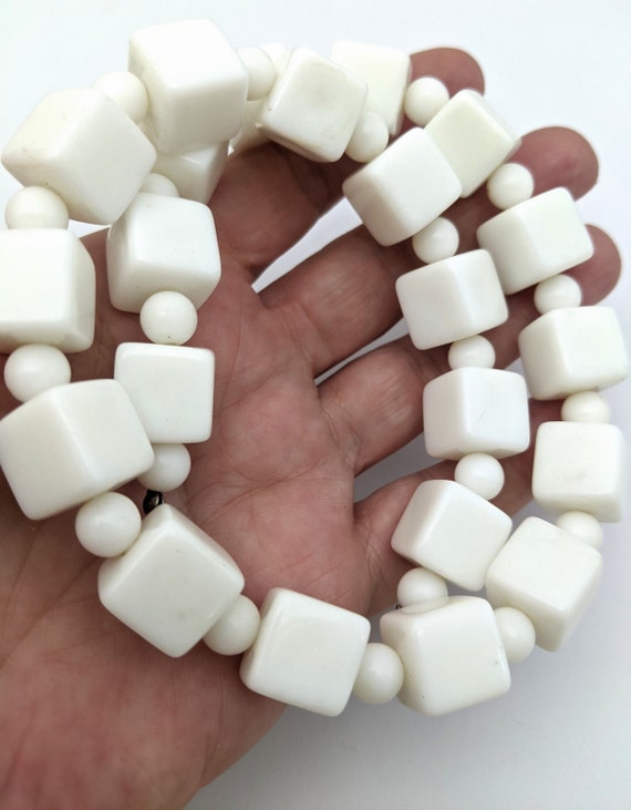White Square And Round Bead Necklace, Vintage 18 … - image 4