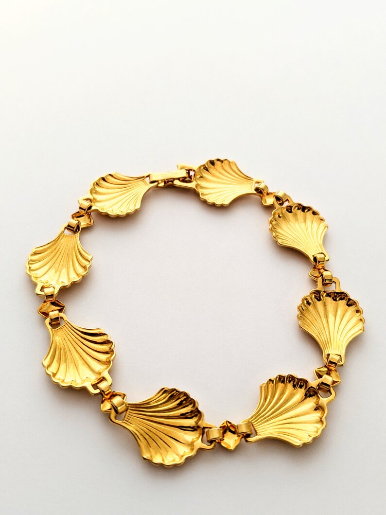 Vintage Avon Gold Tone Clam Shell Bracelet Gold Shell Link Etsy