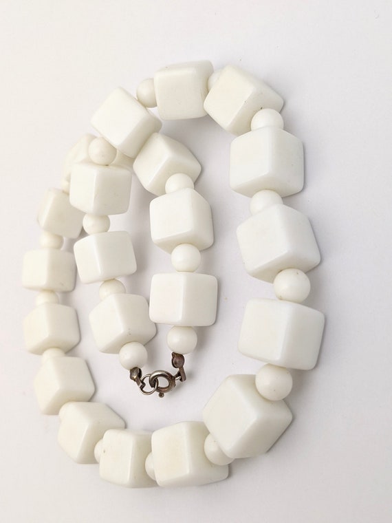 White Square And Round Bead Necklace, Vintage 18 … - image 8