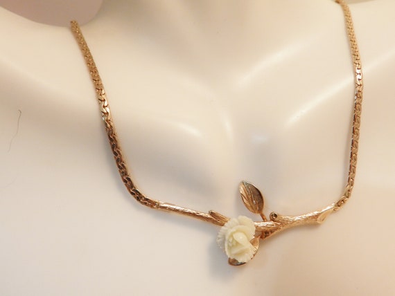 Gold Tone White Rose Vintage Citation Necklace Etsy